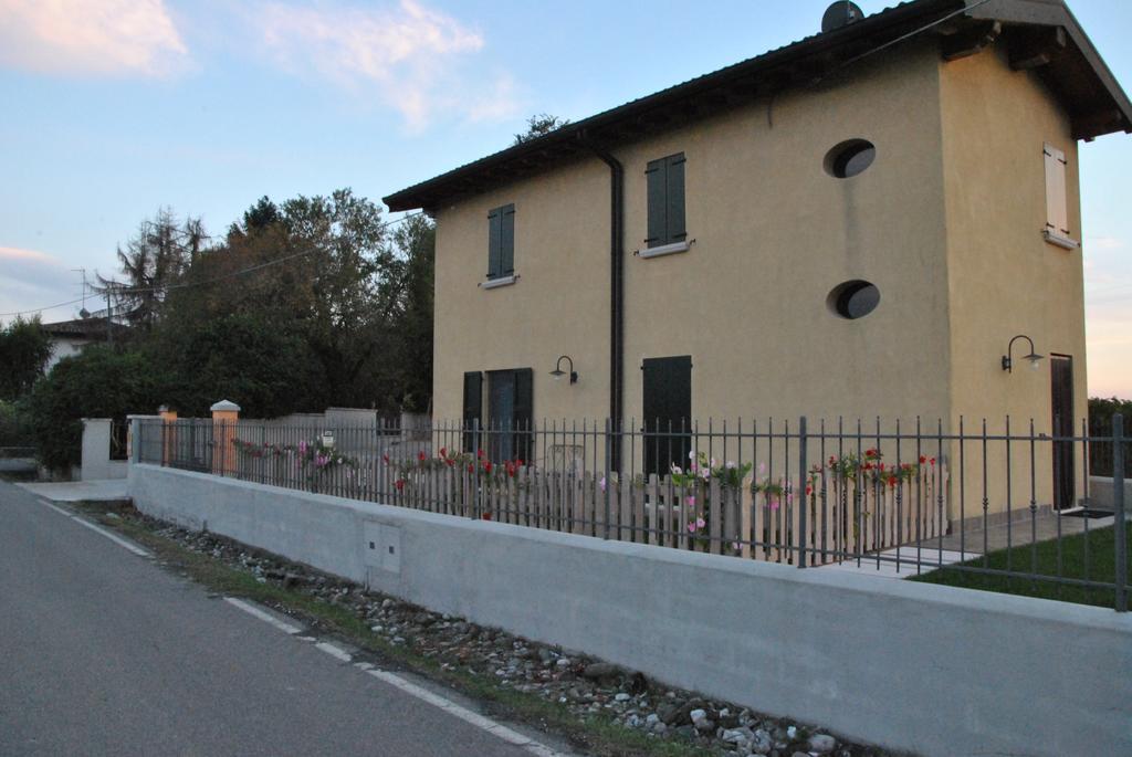 Casa Bassana Appartement Peschiera del Garda Buitenkant foto